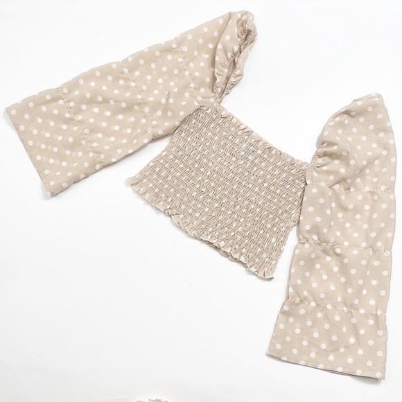 Princess Polly cream polka dot print ruched crop top - Picture 2 of 4